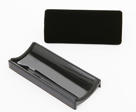 ESCOVA DE VELUDO PARA LIMPEZA DE DISCOS DE VINIL